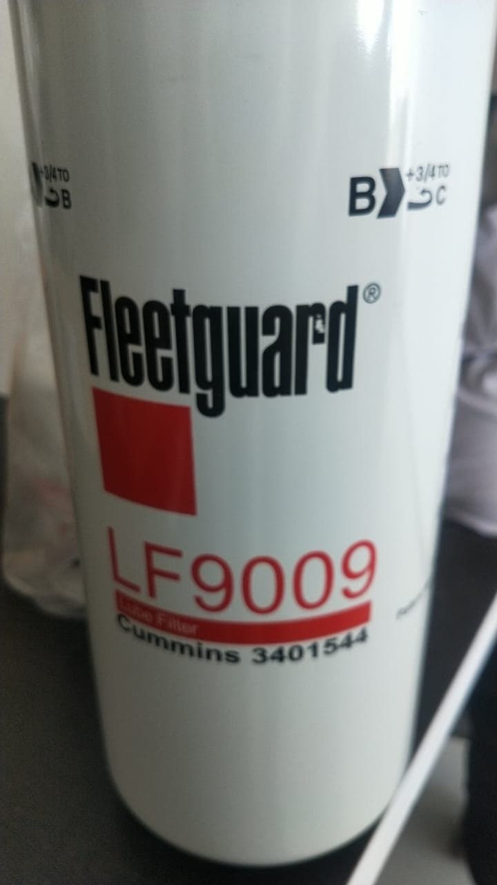 Fleetguard Oil Filter LF9009
